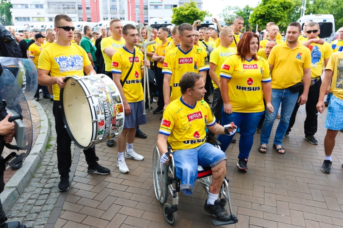 Kibice Motoru Lublin już w Elblągu - zobacz zdjęcia. Transmisja LIVE meczuKibice Motoru Lublin już w Elblągu - zobacz zdjęcia. T